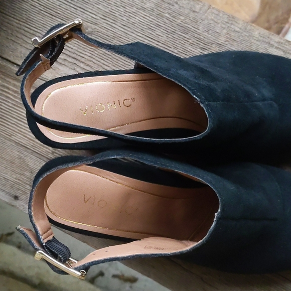 Vionic Perk Lacey Suede and Tortoise Bootie with Concealed Orthotic Support - Picture 7 of 12